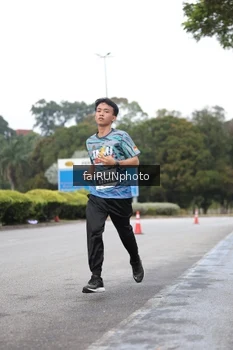 Runner Photo 3800128