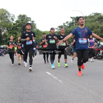 Runner Photo 3800216