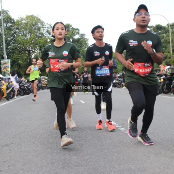 Runner Photo 3800218