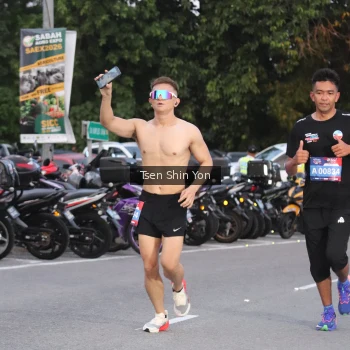 Runner Photo 3800273