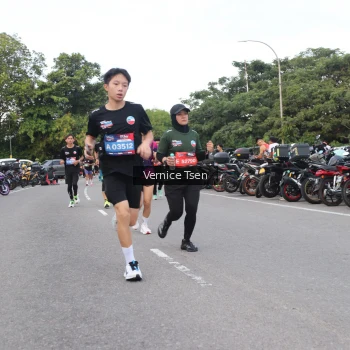 Runner Photo 3800429