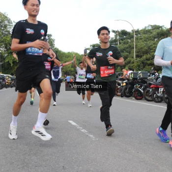 Runner Photo 3800462