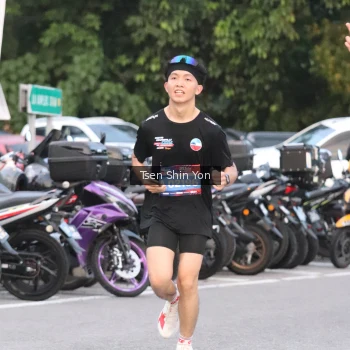 Runner Photo 3800506