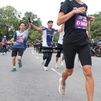 Runner Photo 3800518