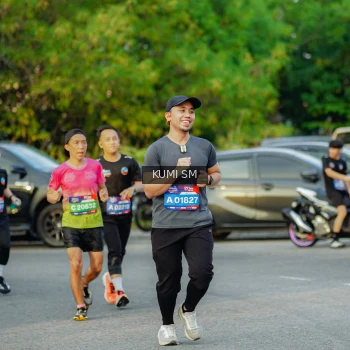 Runner Photo 3800605