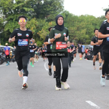 Runner Photo 3800617
