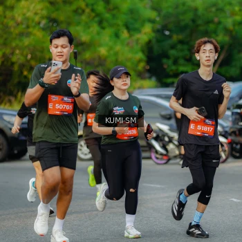 Runner Photo 3800660