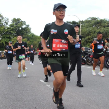 Runner Photo 3800724