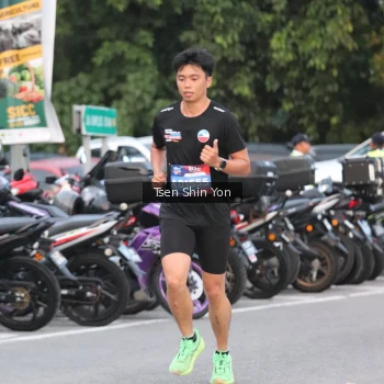 Runner Photo 3800757