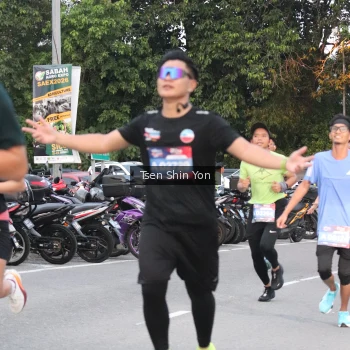 Runner Photo 3800830