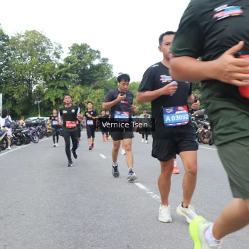 Runner Photo 3800841