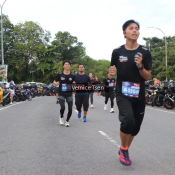 Runner Photo 3800856