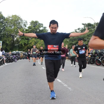 Runner Photo 3800925