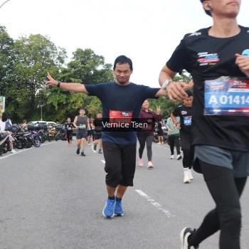 Runner Photo 3800929
