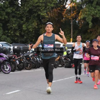 Runner Photo 3800957