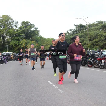 Runner Photo 3800983