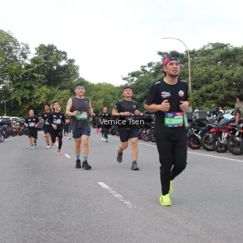 Runner Photo 3801012