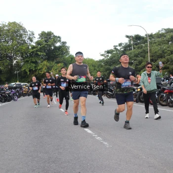 Runner Photo 3801017