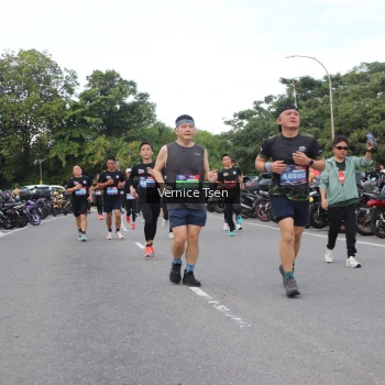 Runner Photo 3801044