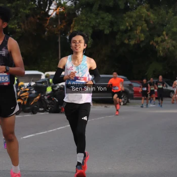 Runner Photo 3801085