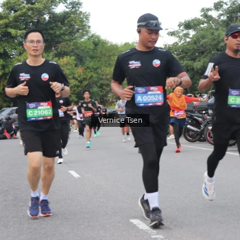 Runner Photo 3801193