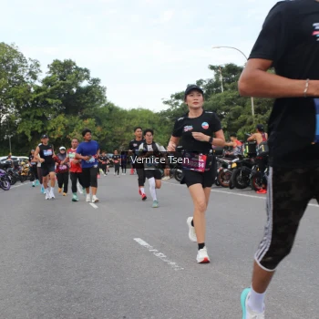 Runner Photo 3801448