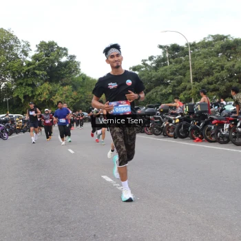 Runner Photo 3801466