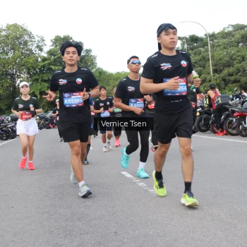 Runner Photo 3801742