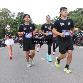 Runner Photo 3801750
