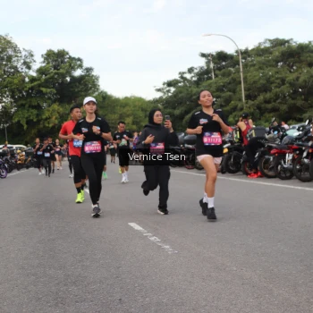 Runner Photo 3801774