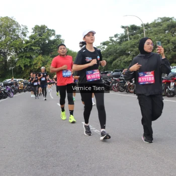 Runner Photo 3801797