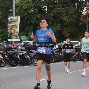 Runner Photo 3801863