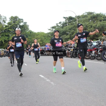 Runner Photo 3801865