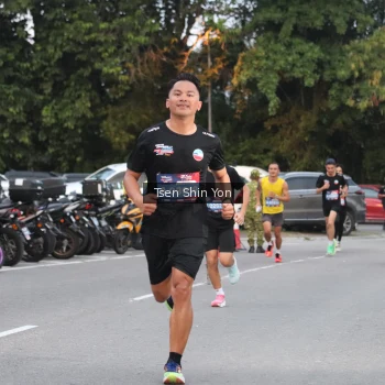 Runner Photo 3802286