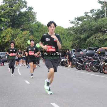Runner Photo 3802336