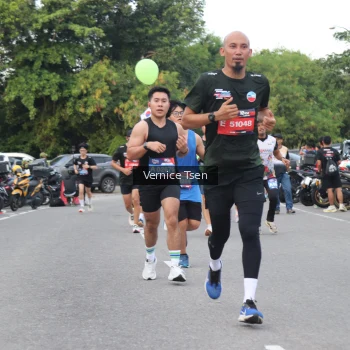 Runner Photo 3802450