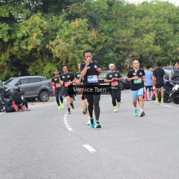Runner Photo 3802788