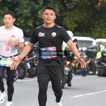 Runner Photo 3802795