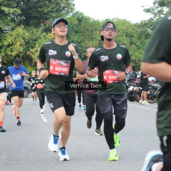Runner Photo 3802847
