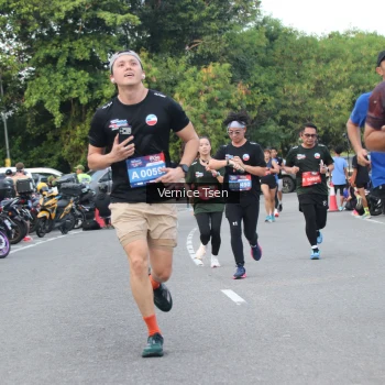 Runner Photo 3802865