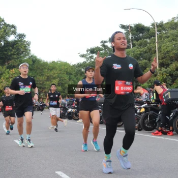 Runner Photo 3802878