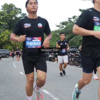 Runner Photo 3802915