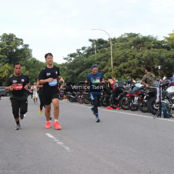 Runner Photo 3802957