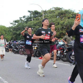Runner Photo 3802988