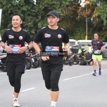 Runner Photo 3803023