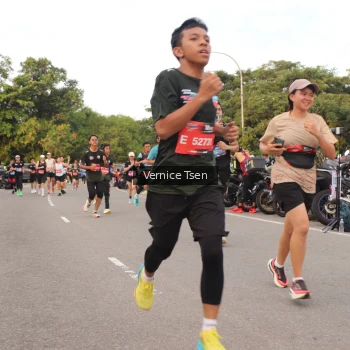 Runner Photo 3803048