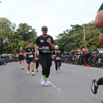 Runner Photo 3803413
