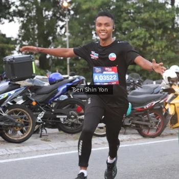 Runner Photo 3803575