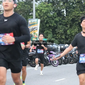Runner Photo 3803678