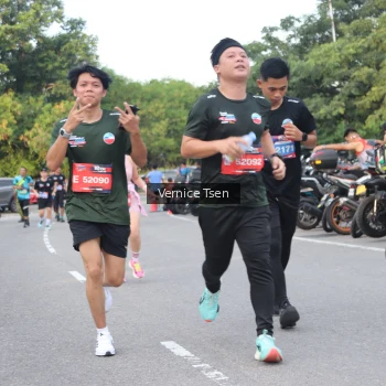 Runner Photo 3804001